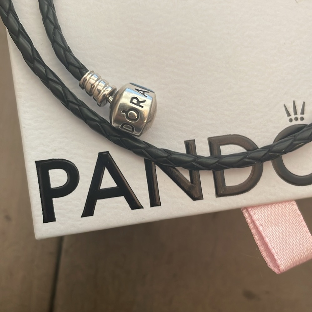 Authentic Pandora black leather double wrap Moments bracelet fits sz 7-7.5” - Picture 4 of 5